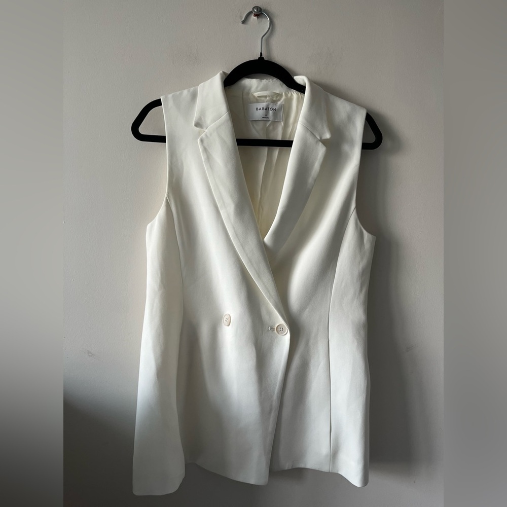 Aritzia Babaton White Blazer Vest